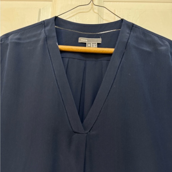 Vince Elegant Navy V-Neck Women's Top - Picture 7 of 13